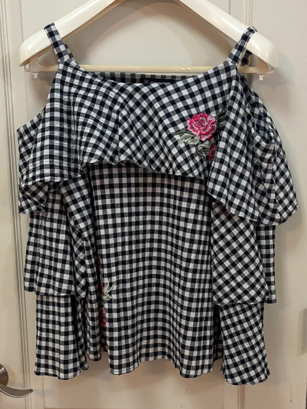 INC Women's Size M 99% Cotton/1% Spandex L/S Off Shoulder Blouse. Black/White